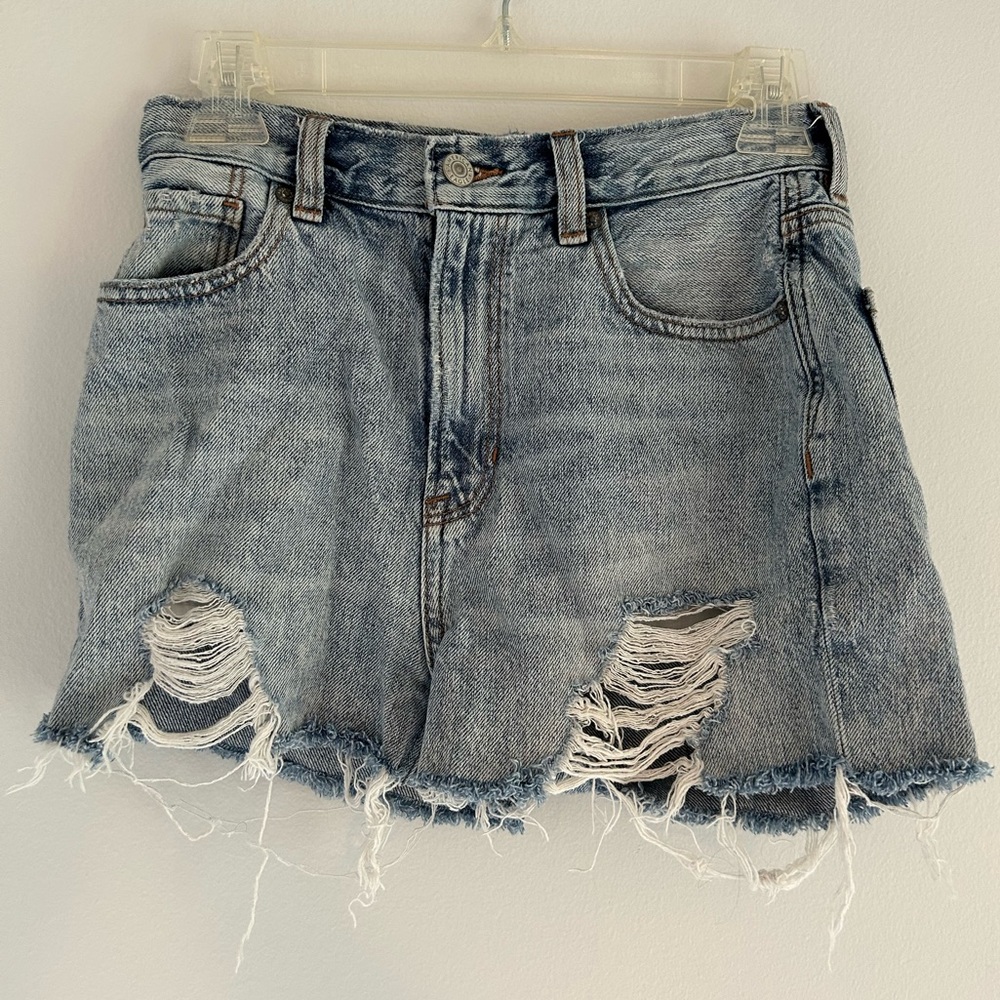 American Eagle light wash jean shorts